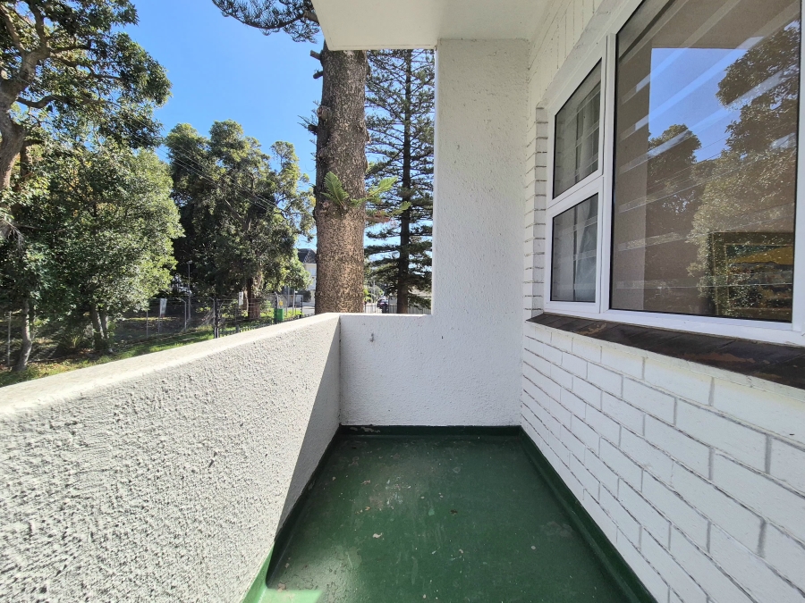 1 Bedroom Property for Sale in Wynberg Upper Western Cape
